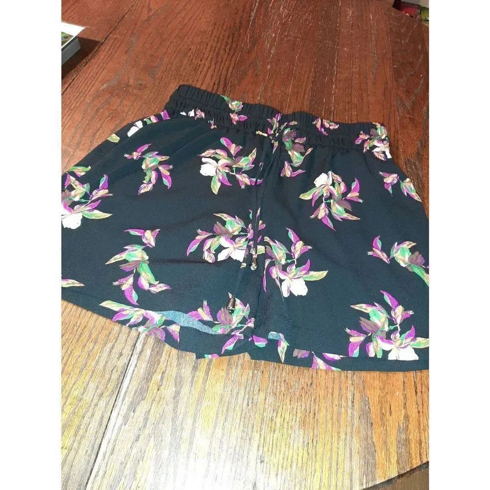 Medium A New Day Black Multi-Color Floral Elastic Drawstring Waist Shorts
